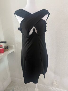 Party cocktail dress black stretchy. Never worn